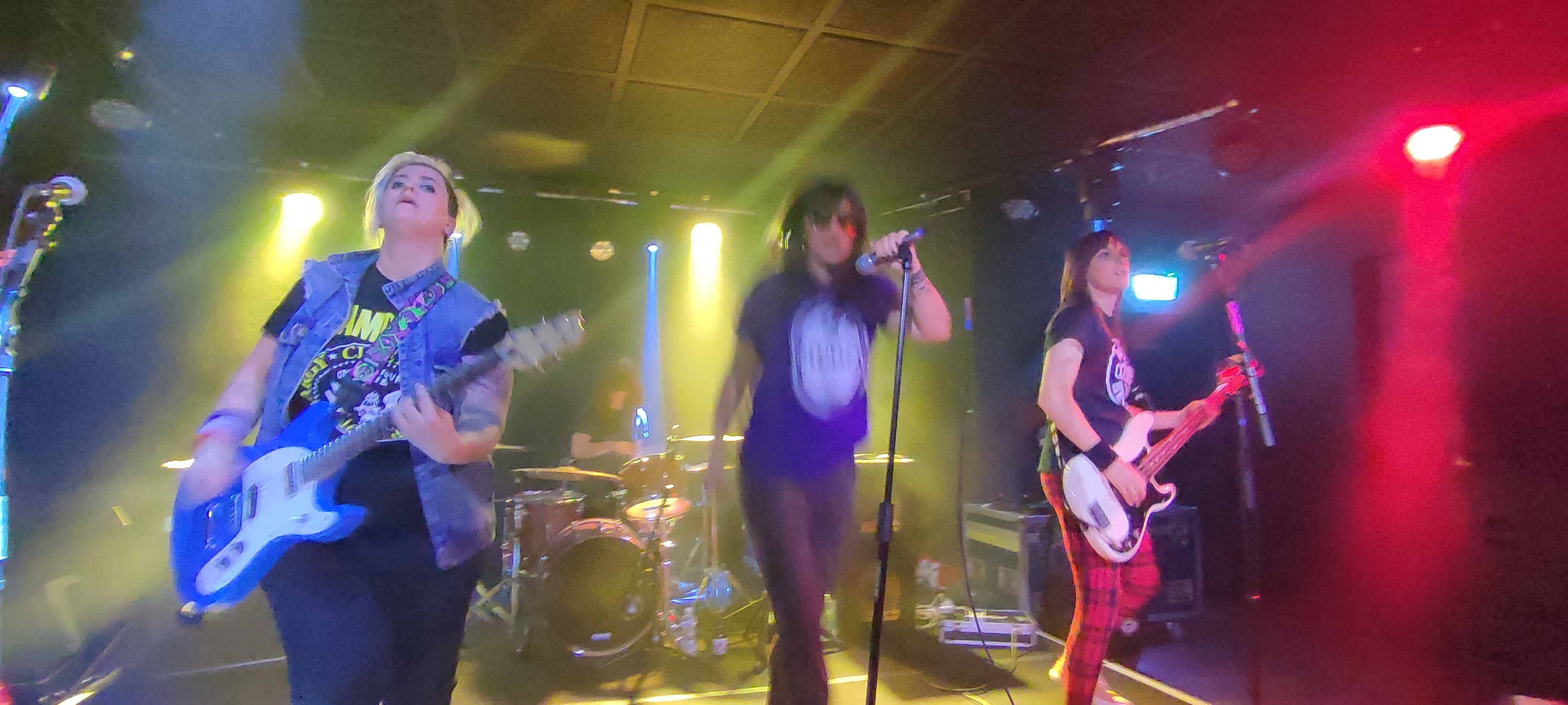 Ramonas2025-10-22RatingerHofDusseldorfGermany (2).jpg